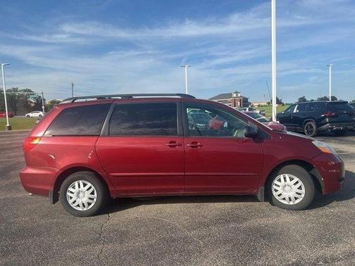 2010 Toyota Sienna LE