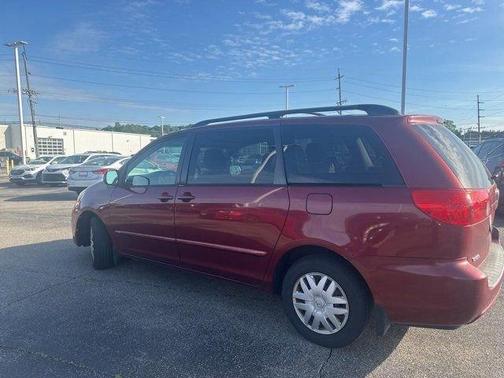 2010 Toyota Sienna LE
