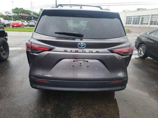 Predawn Gray Mica 2021 Toyota Sienna XLE