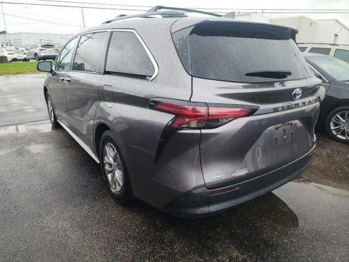 Predawn Gray Mica 2021 Toyota Sienna XLE