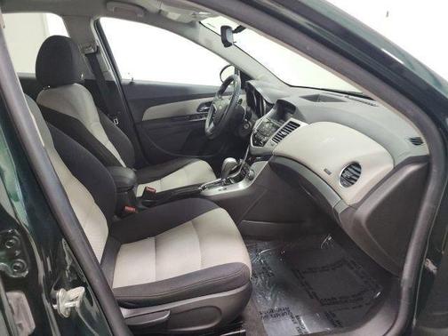 Rainforest Green Metallic 2014 Chevrolet Cruze LS