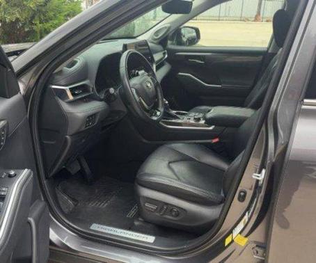 Magnetic Gray Metallic 2024 Toyota Highlander Limited