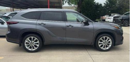 Magnetic Gray Metallic 2024 Toyota Highlander Limited