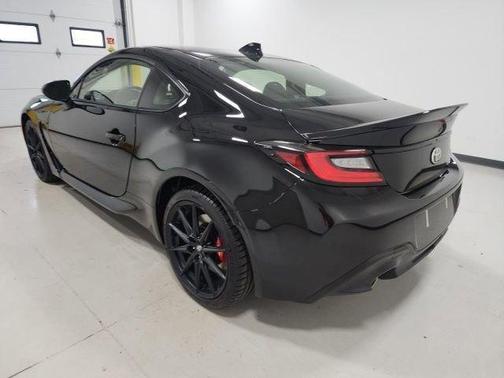 Raven Black 2026 Toyota GR86 Premium