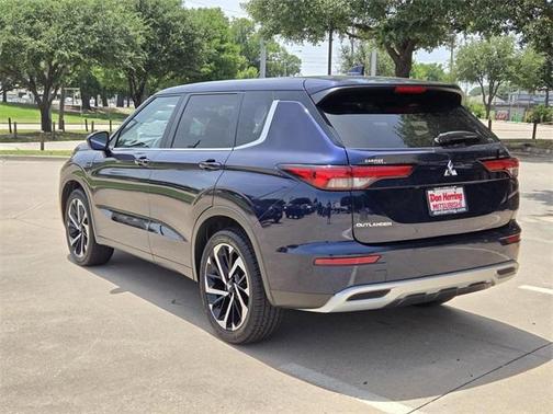 2022 Mitsubishi Outlander BASE