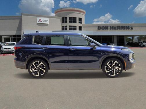 2022 Mitsubishi Outlander BASE