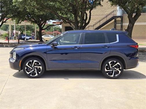 2022 Mitsubishi Outlander BASE