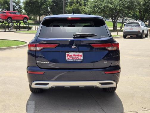 2022 Mitsubishi Outlander BASE