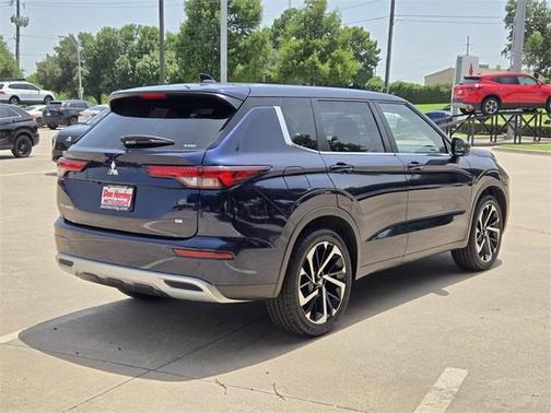 2022 Mitsubishi Outlander BASE