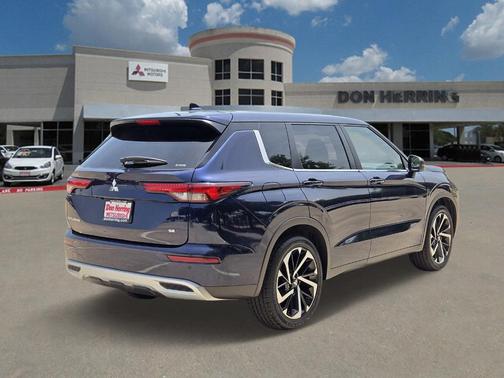 2022 Mitsubishi Outlander BASE