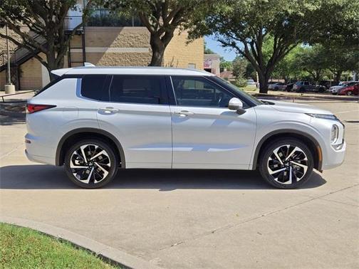 2024 Mitsubishi Outlander SEL