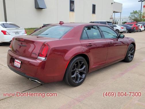 2022 Chrysler 300 S