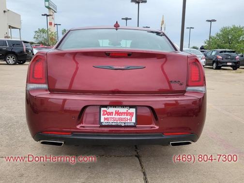 2022 Chrysler 300 S