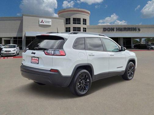 2023 Jeep Cherokee Altitude Lux