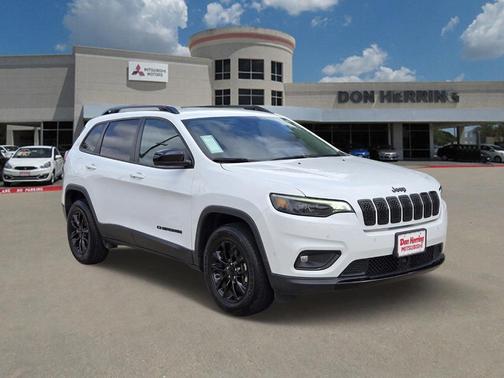 2023 Jeep Cherokee Altitude Lux
