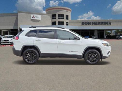 2023 Jeep Cherokee Altitude Lux