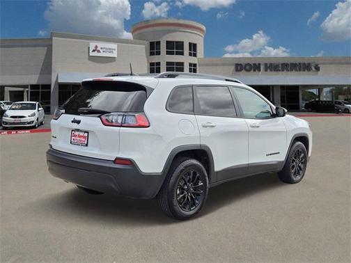 2023 Jeep Cherokee Altitude Lux