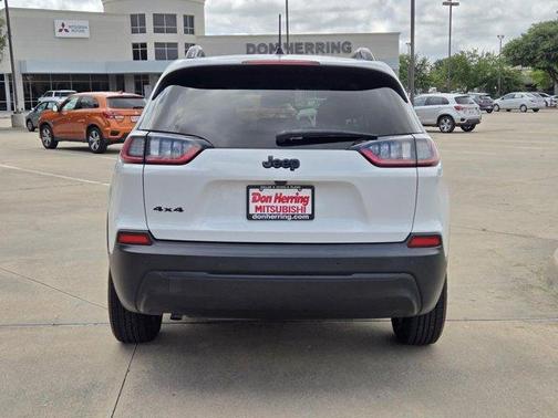 2023 Jeep Cherokee Altitude Lux