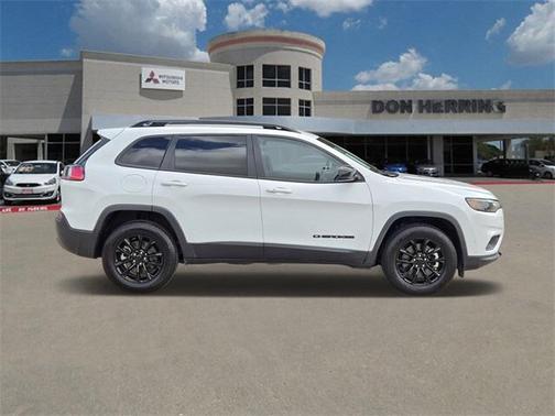 2023 Jeep Cherokee Altitude Lux