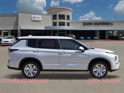 2025 Mitsubishi Outlander ES