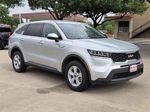 2022 Kia Sorento LX