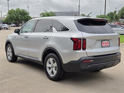 2022 Kia Sorento LX