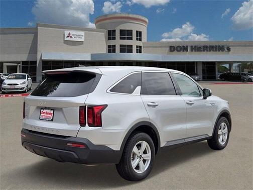 2022 Kia Sorento LX