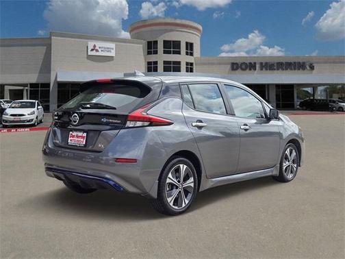 2022 Nissan Leaf SV PLUS