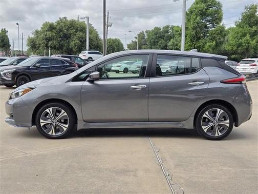 2022 Nissan Leaf SV PLUS