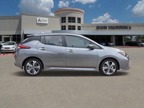 2022 Nissan Leaf SV PLUS