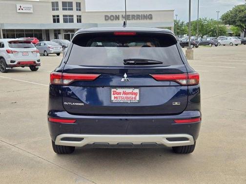 2023 Mitsubishi Outlander SE