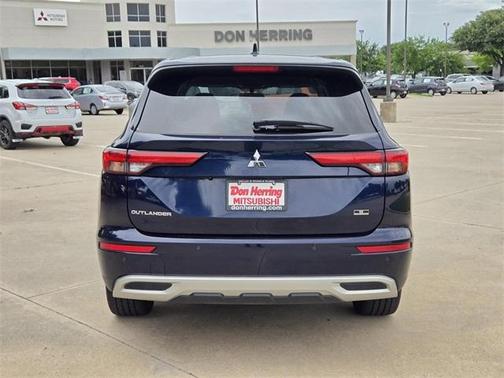 2023 Mitsubishi Outlander SE
