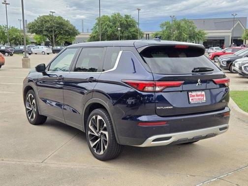 2023 Mitsubishi Outlander SE