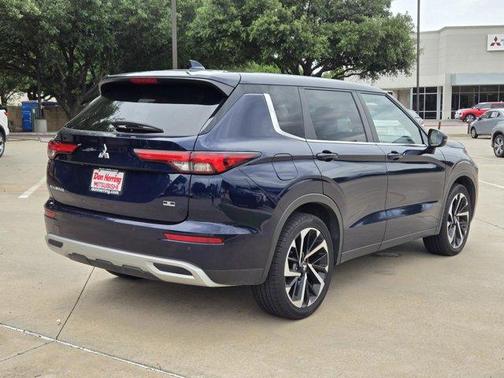 2023 Mitsubishi Outlander SE