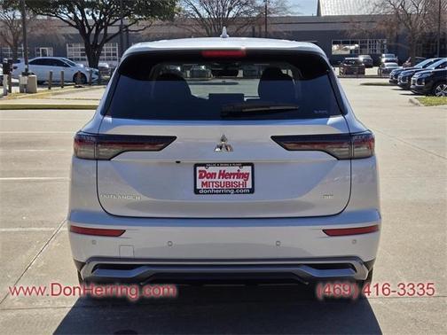 2025 Mitsubishi Outlander SE