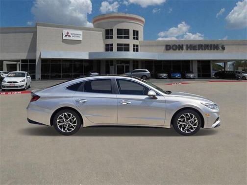 2022 Hyundai SONATA SEL