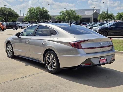 2022 Hyundai SONATA SEL