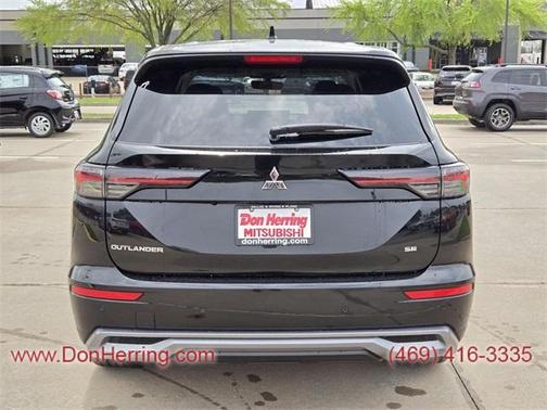 2025 Mitsubishi Outlander SE