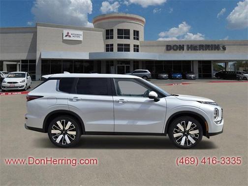 2025 Mitsubishi Outlander SE