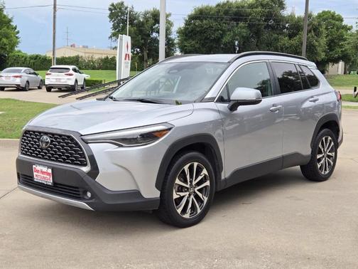 2023 Toyota Corolla Cross XLE