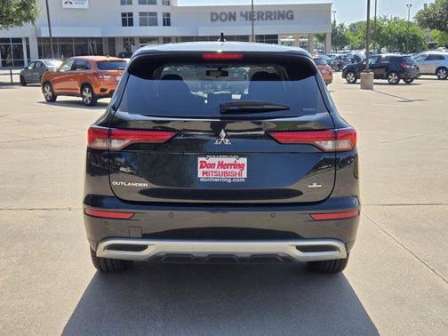 2023 Mitsubishi Outlander SE