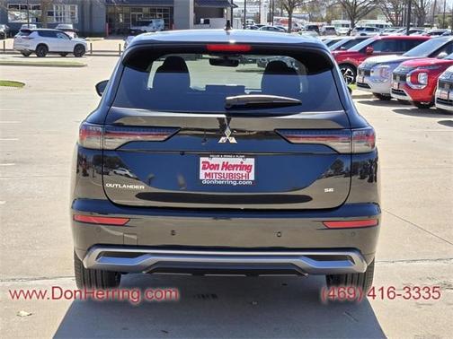 2025 Mitsubishi Outlander SE