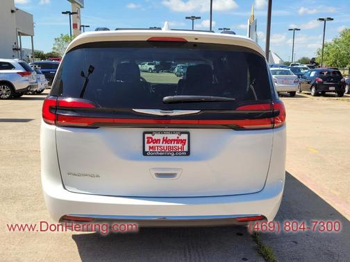 2022 Chrysler Pacifica Touring-L