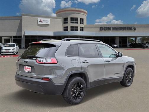 2023 Jeep Cherokee Altitude Lux