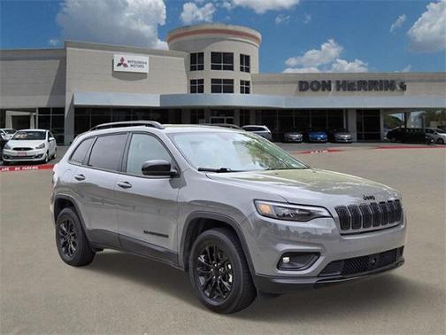 2023 Jeep Cherokee Altitude Lux