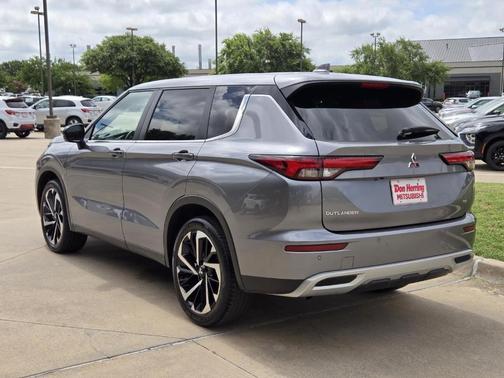 2024 Mitsubishi Outlander SE