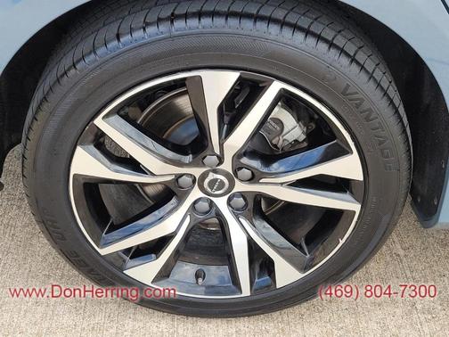 2024 Volvo S60 B5 Core Dark Theme