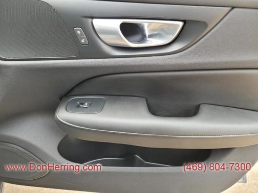 2024 Volvo S60 B5 Core Dark Theme