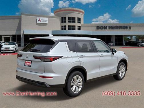 2025 Mitsubishi Outlander ES