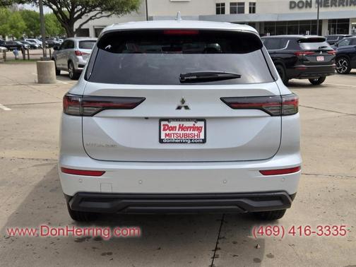 2025 Mitsubishi Outlander ES
